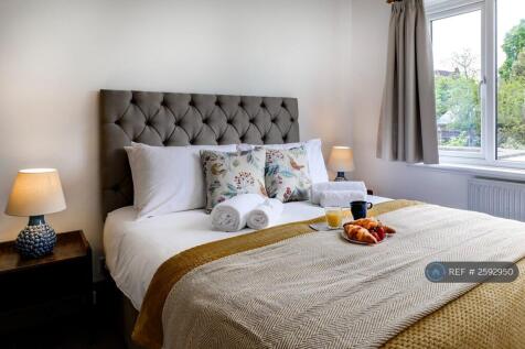 Double Bedroom King Size Bed 
