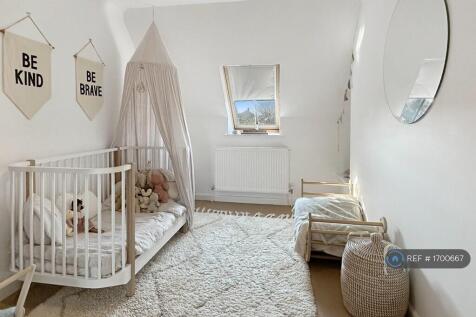 Upstairs Bedroom 1 With Walk In Wardrobe