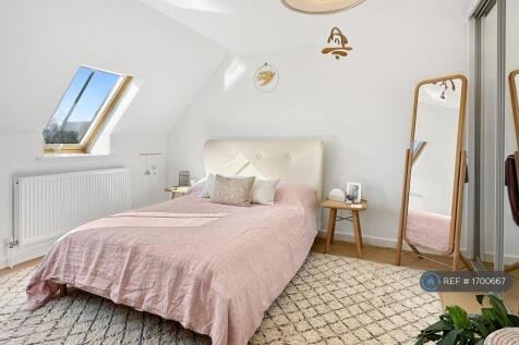 Master Suite With Walk In Wardrobe