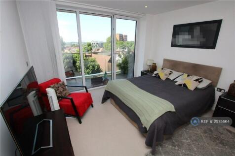 The Room (Master Double Bedroom)