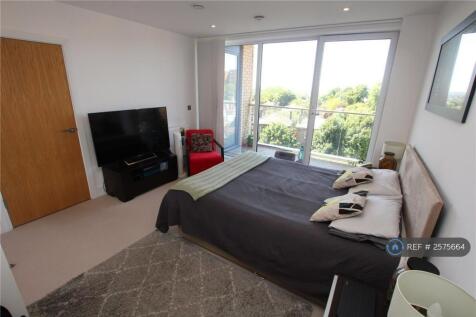The Room (Master Double Bedroom)