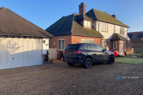 Front Of House With Parking For 6&#43; Cars