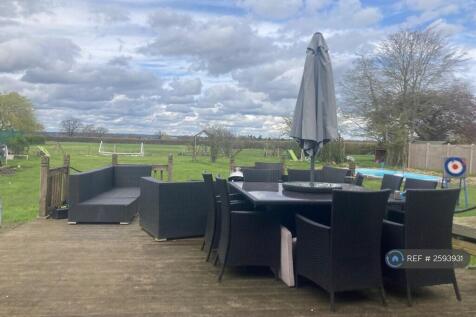 Decking / Outdoor Living Area
