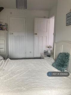 Double Bedroom 2 With Ensuite