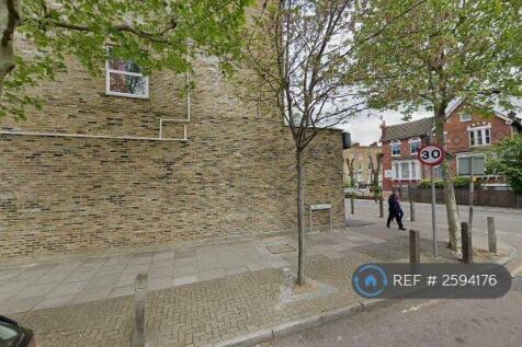 Flat Entrance Off Bedford Hill
