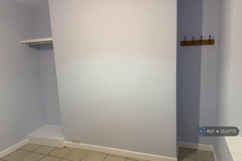 Bedroom - Hanging Rails