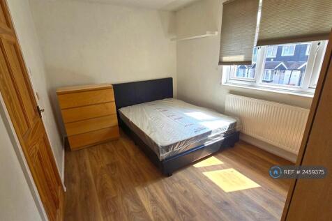Front Bedroom Bed And Drawers