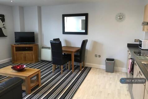 Lounge / Dining Area
