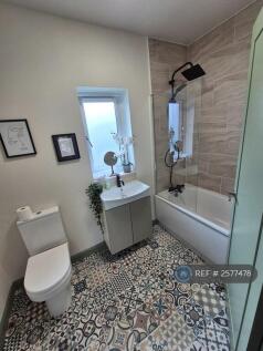 Main Bathroom 