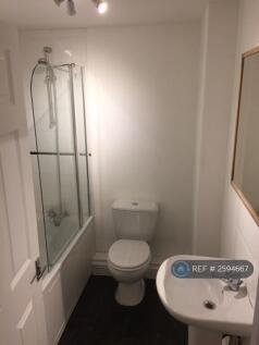 Bath/Shoer Room
