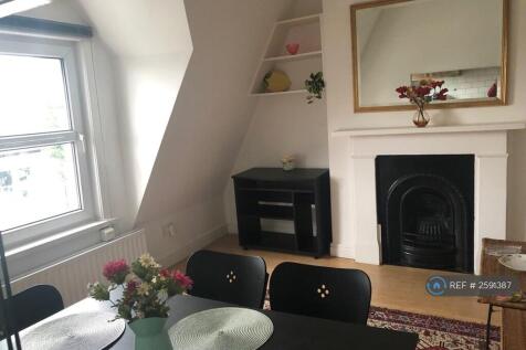 Sitting Room/Dinning Room