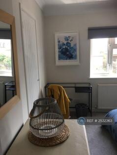 Bedroom f 