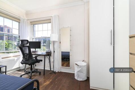 Master Double Bedroom With Dual Aspect