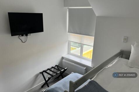 Bedroom 3 Angle 2