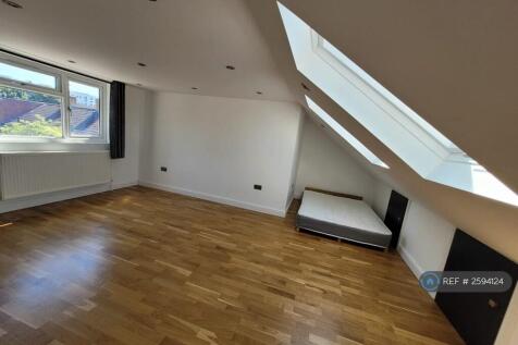 Huge Loft Room £1090