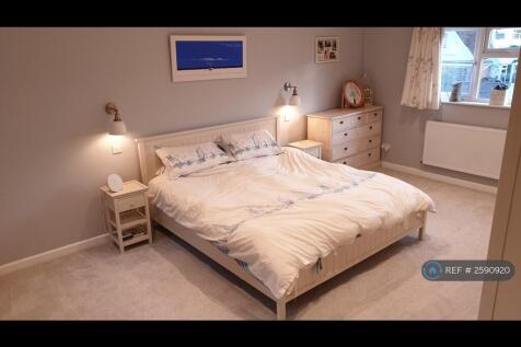Master Bedroom i
