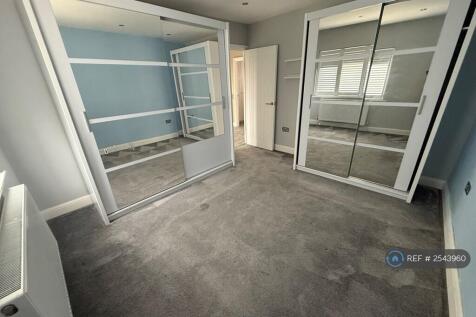 Bedroom To The Rear 