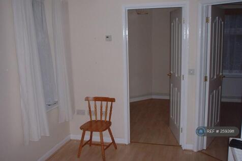 Lounge Into The 2 Bedrooms