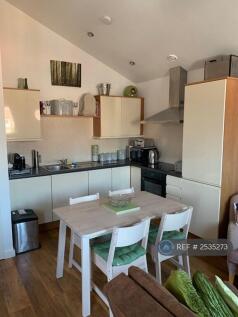 Kitchen / Dining Area