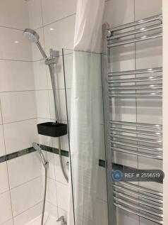 Independently Heated Towel Rail 