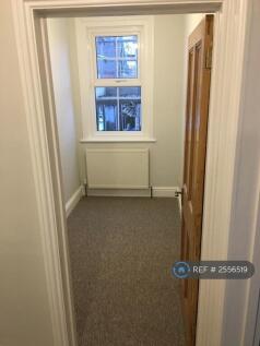 Small Bed /Office/ Walk In Wardrobe