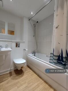 Main Bathroom 1