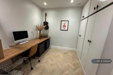 Utility Room / Study