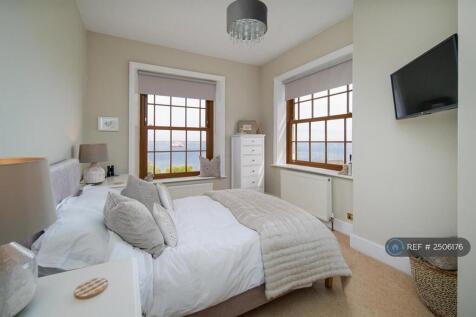Bedroom With Ensuite Shower Room