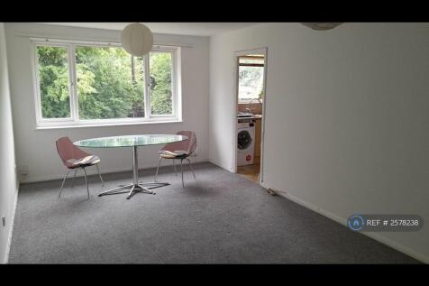 Lounge/Diner     20&#39;9 x 10&#39;8