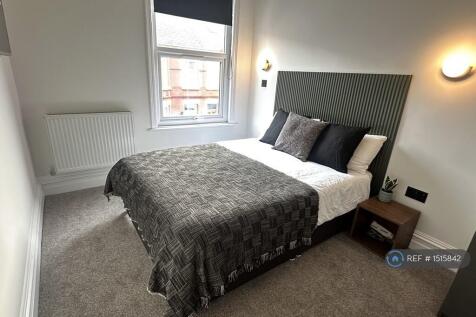 Room 4 Off-Suite