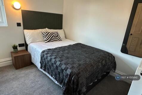 Room 3 Off-Suite