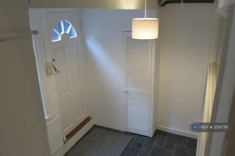 Entrance / Utility