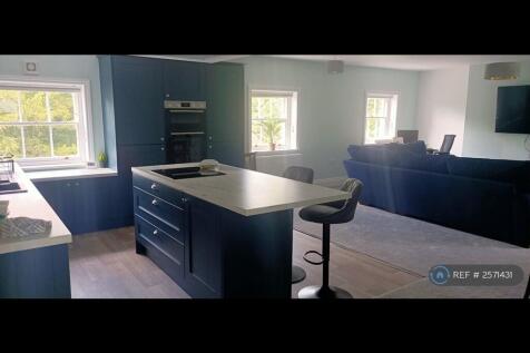 Meeson Kitchen With Island And Breakfast Bar