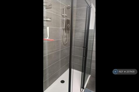 En Suite Shower Enclosure