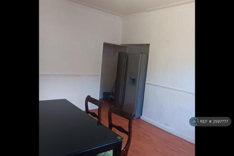 Kitchen / Dining c