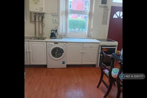 Kitchen / Dining a
