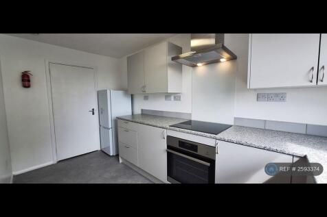 Fitted Kitchen With Dishwasher / Fridge Freezer 