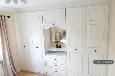Fitted Wardrobes Bedroom 1