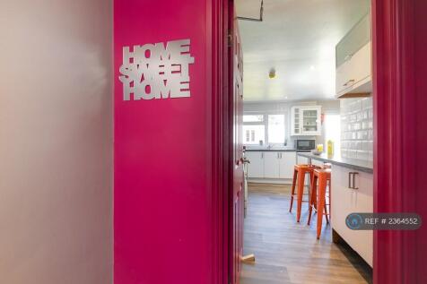 Beautiful Co-Living Home For Professionals!