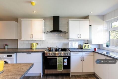 Spacious Kitchen