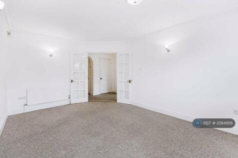 Living Room/ Reception 