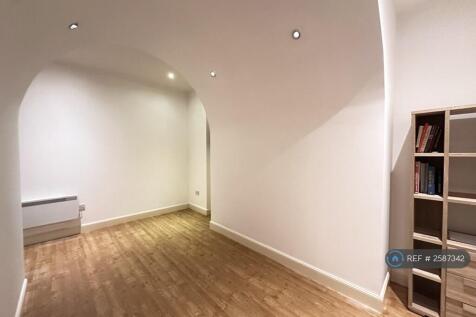 Dining Room/Bed 3