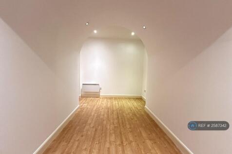 Dining Room/Bed 3