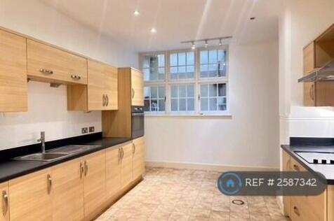 Kitchen (Pre New Floor)
