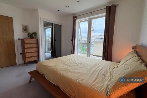 Bedroom 1 (Ensuite)