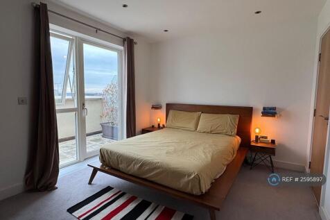 Bedroom 1 (Ensuite)