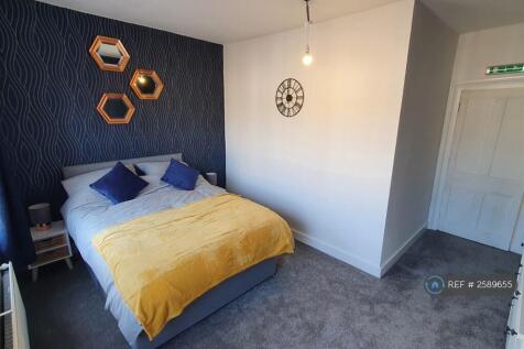 Bedroom 1 - Double