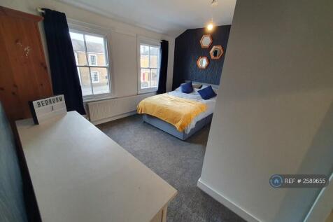 Bedroom 1 - Double