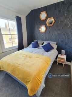Bedroom 1 - Double