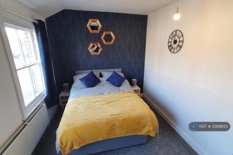 Bedroom 1 - Double